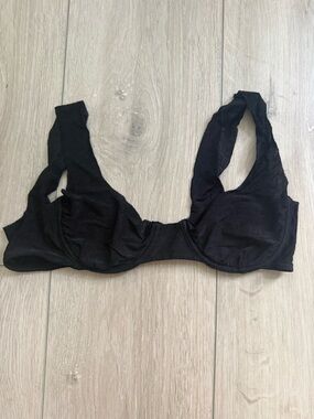 Gucci Authentic Black Monogram Lace Underwire Bra. Size XS. New